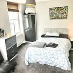Camden Guest House Double Bedroom With Super Large King Bed